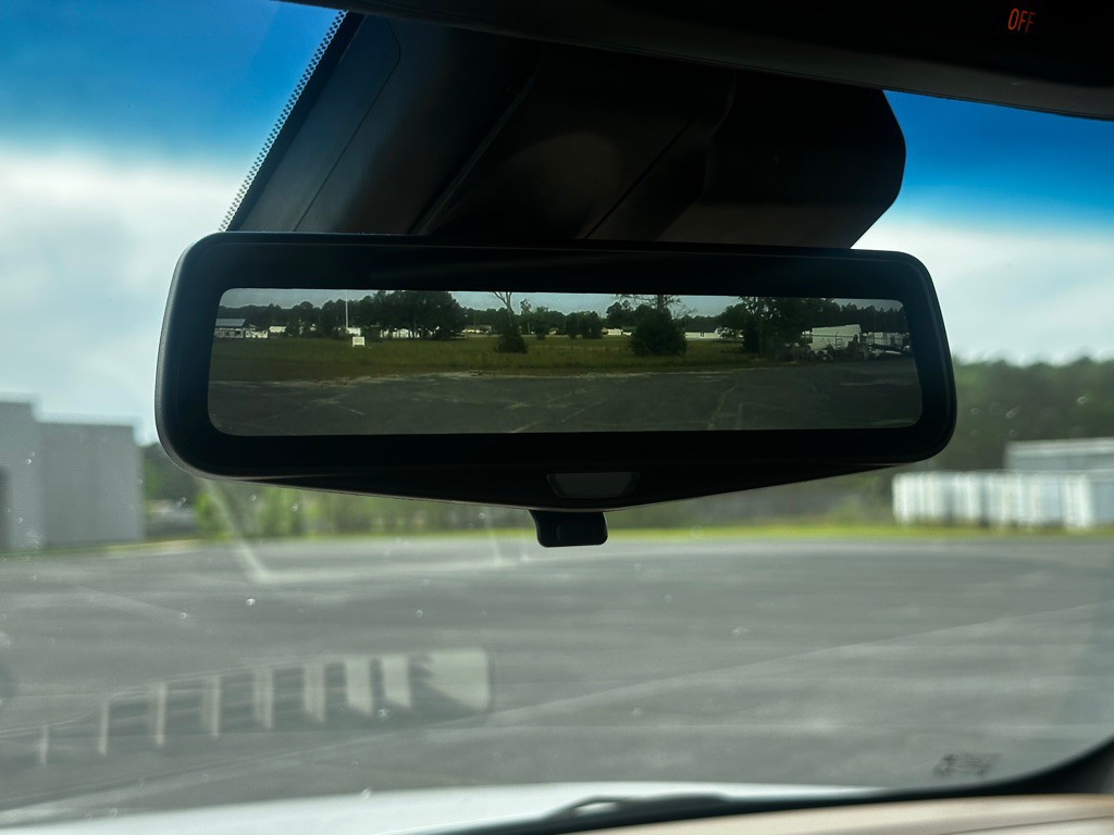 2017 Cadillac Escalade Image 16