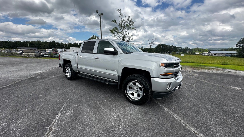 2017 Chevrolet Silverado 1500 Image 1