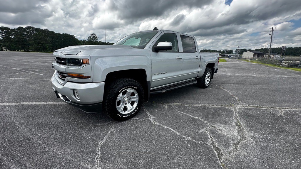 2017 Chevrolet Silverado 1500 Image 2
