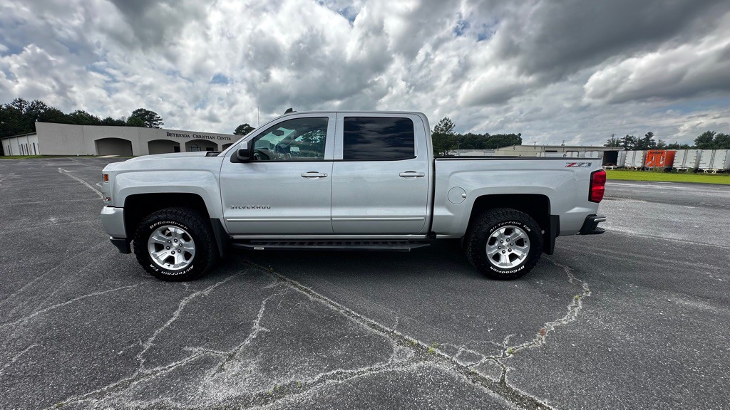 2017 Chevrolet Silverado 1500 Image 3