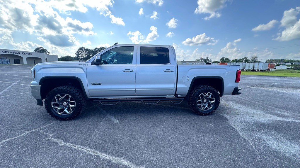 2017 GMC Sierra Image 3
