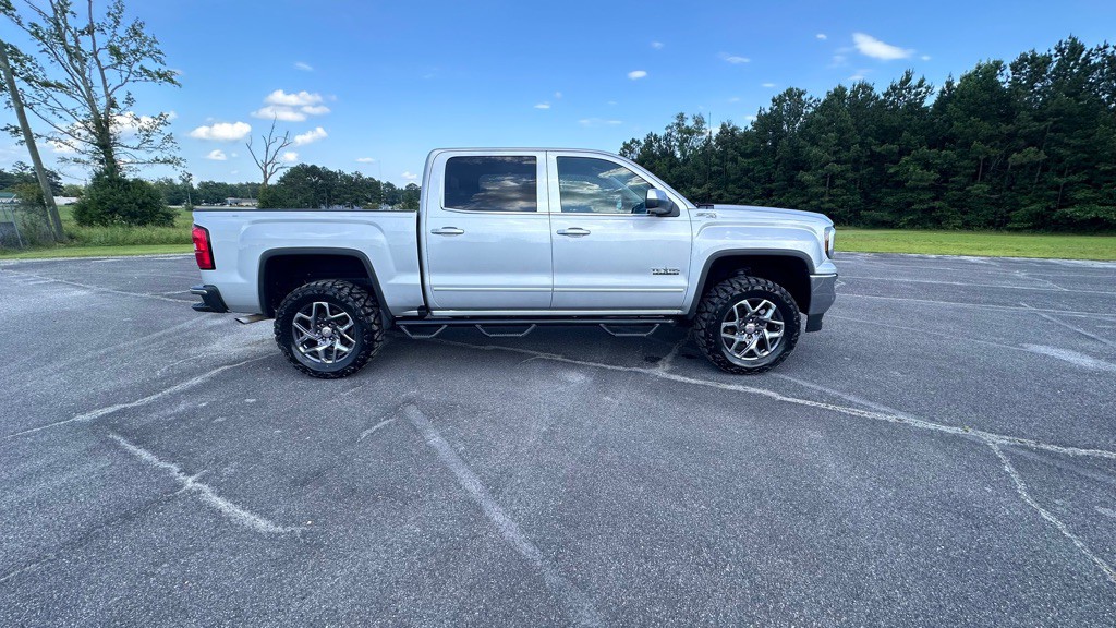 2017 GMC Sierra Image 4