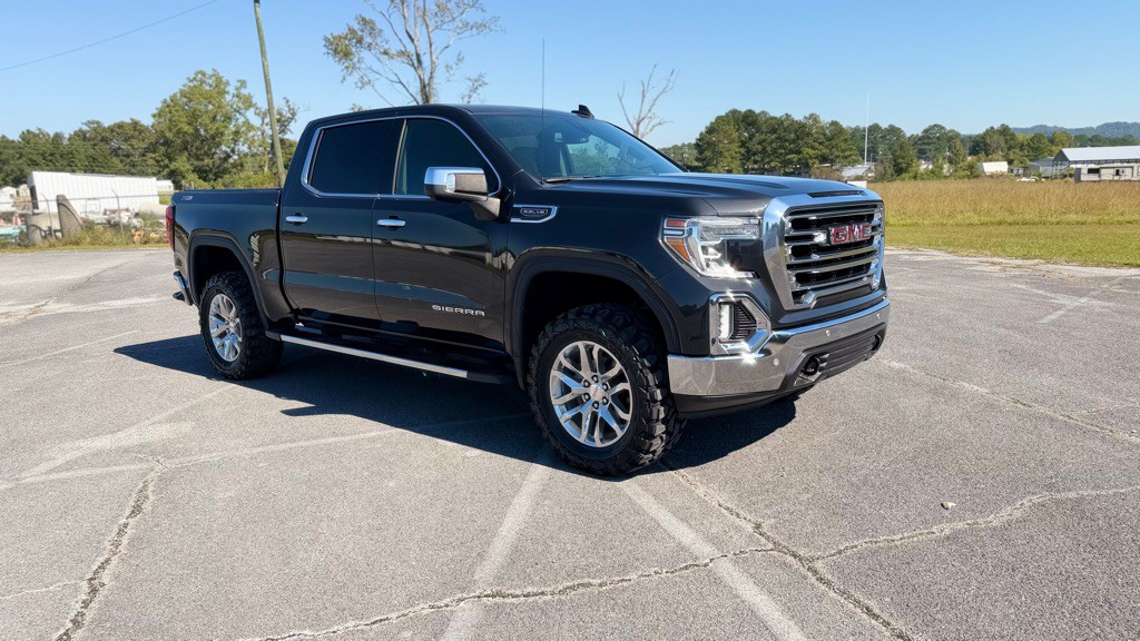 2020 GMC Sierra Image 2