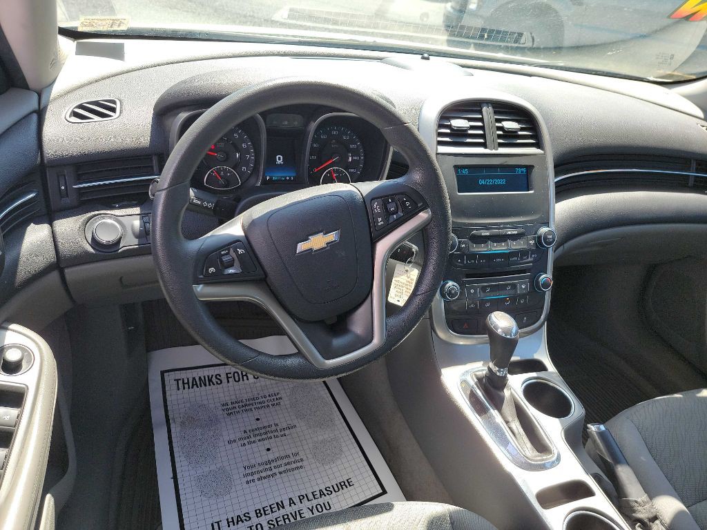 2016 Chevrolet Malibu Image 10