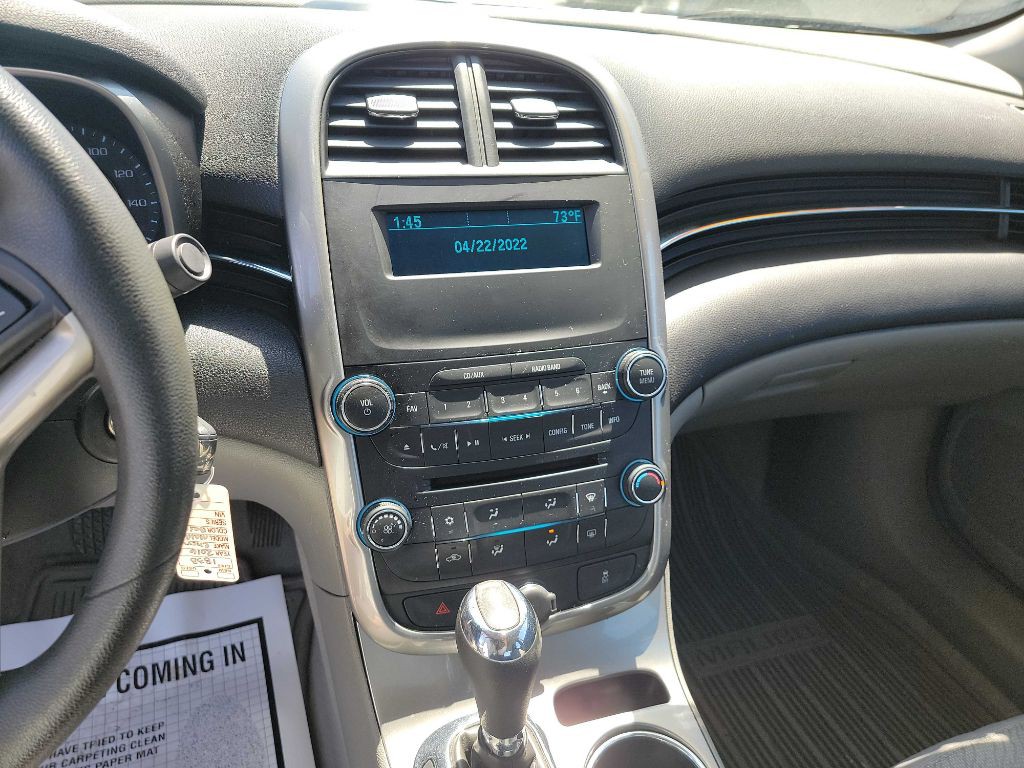 2016 Chevrolet Malibu Image 12
