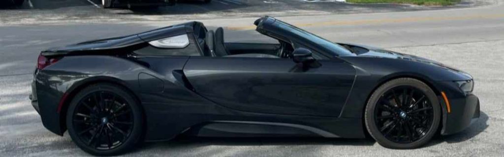 2020 BMW i8 Image 1