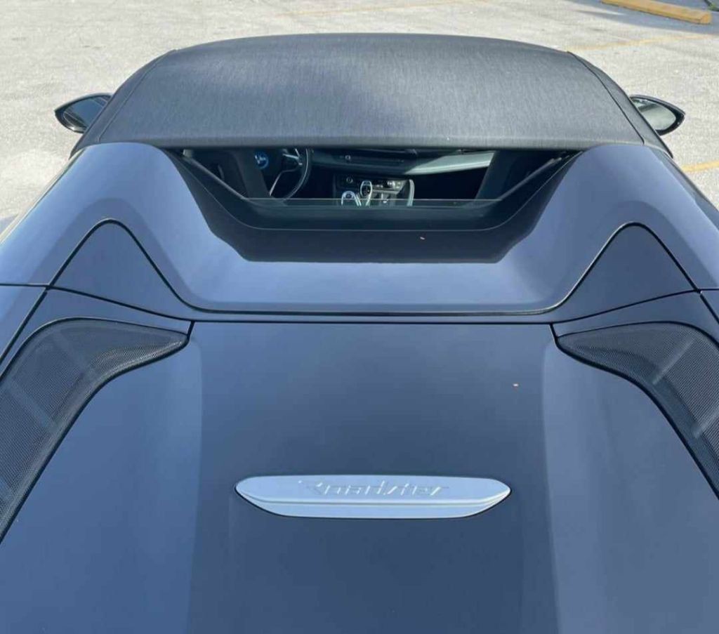 2020 BMW i8 Image 10