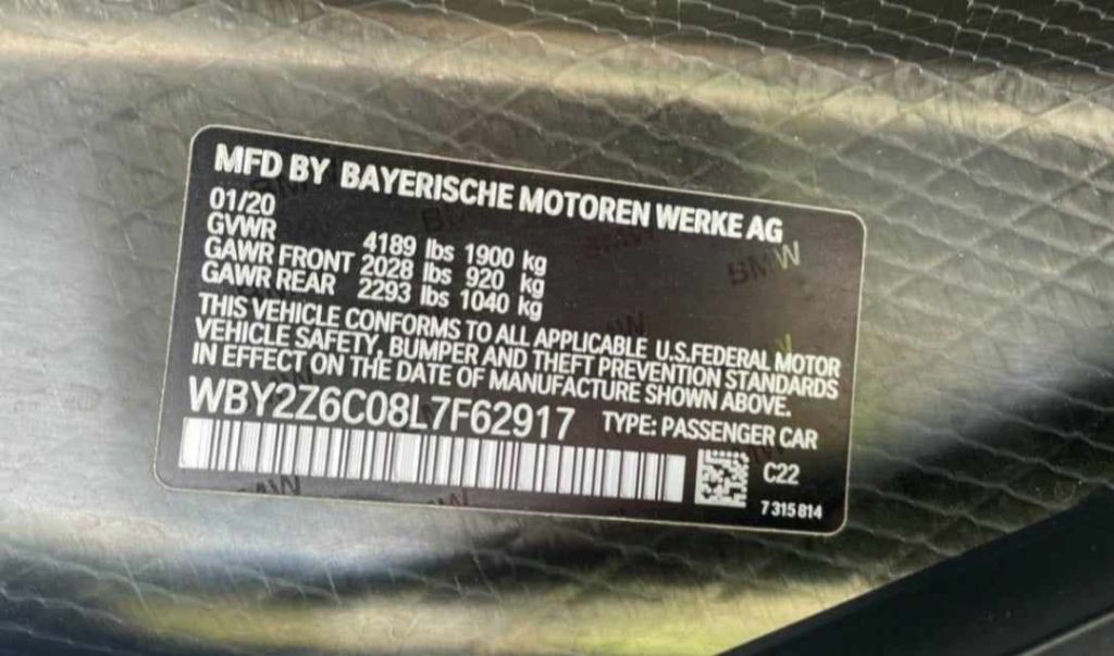 2020 BMW i8 Image 15