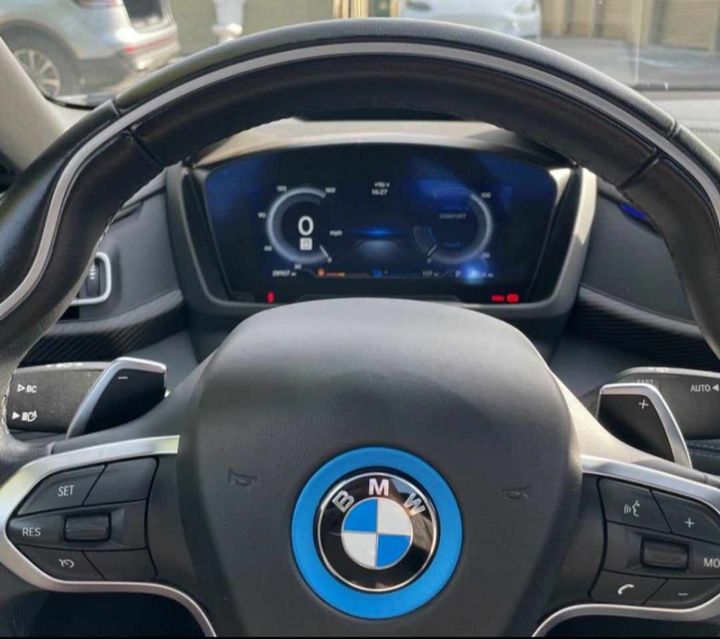2020 BMW i8 Image 16