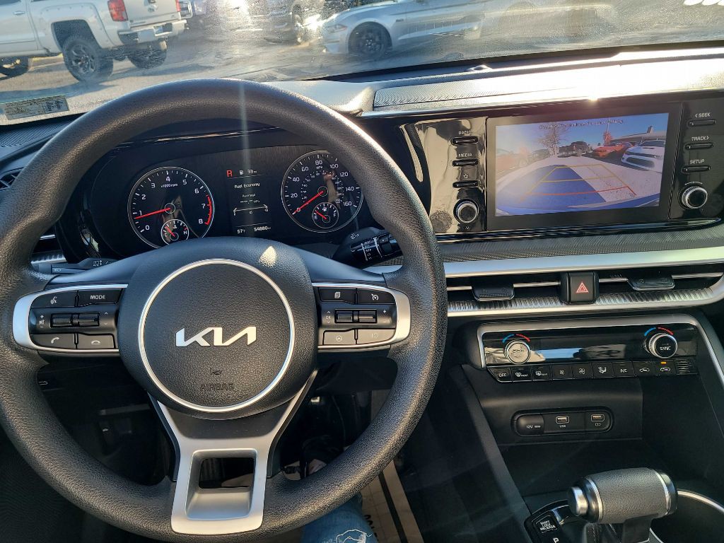 2022 Kia K5 Image 6