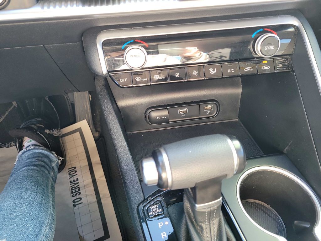 2022 Kia K5 Image 8