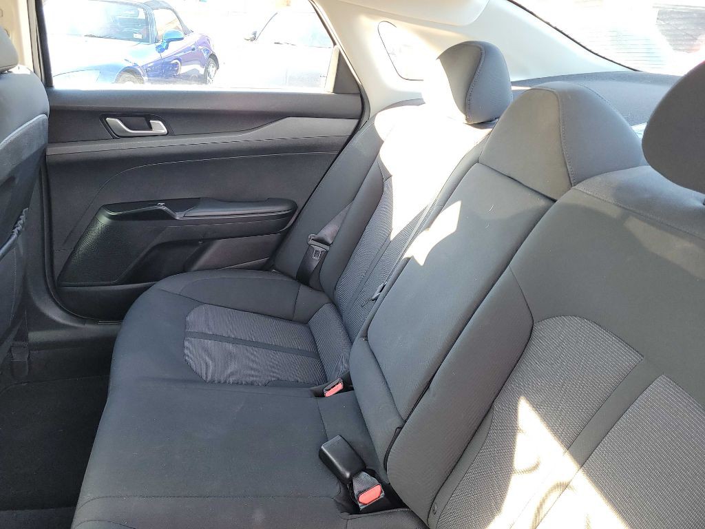 2022 Kia K5 Image 9
