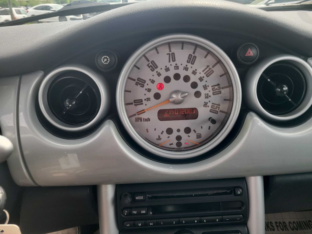 2004 MINI Cooper Image 7
