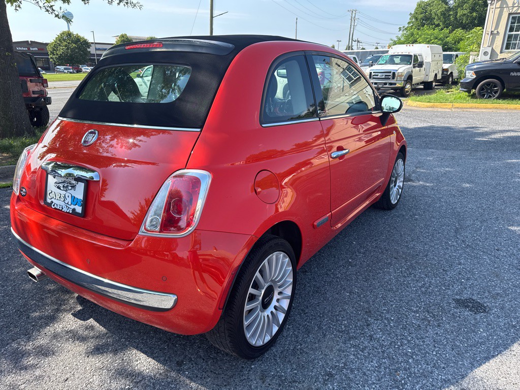 2017 FIAT 500 Image 11