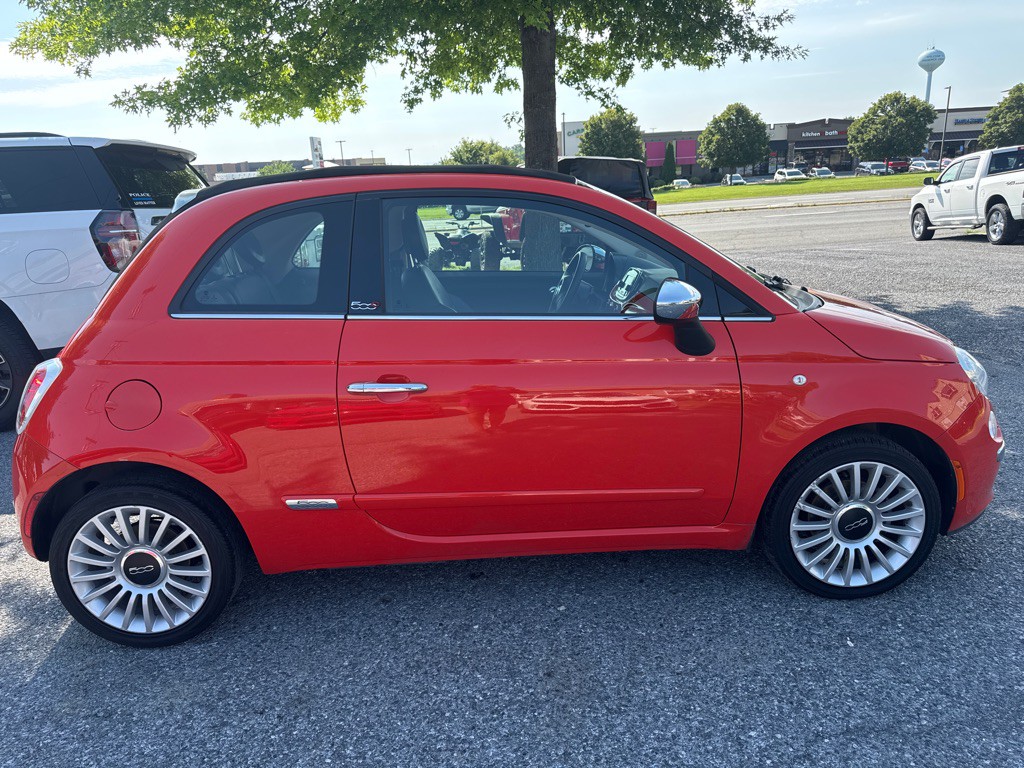 2017 FIAT 500 Image 12
