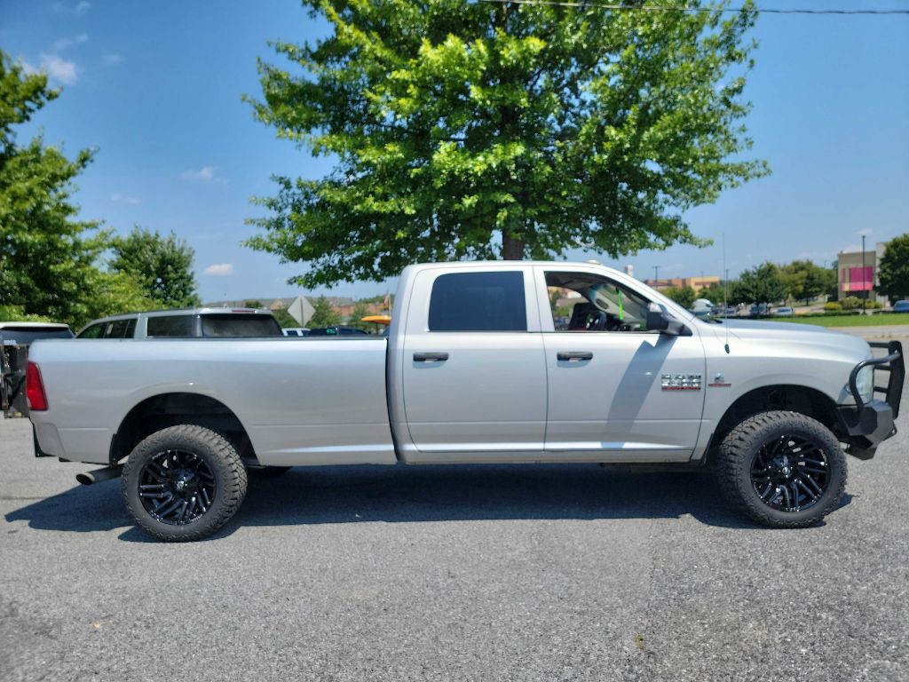 2017 RAM 3500 Image 8