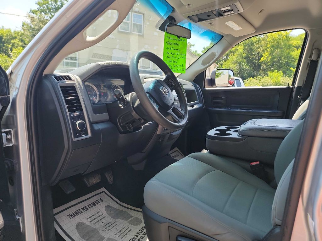 2017 RAM 3500 Image 9