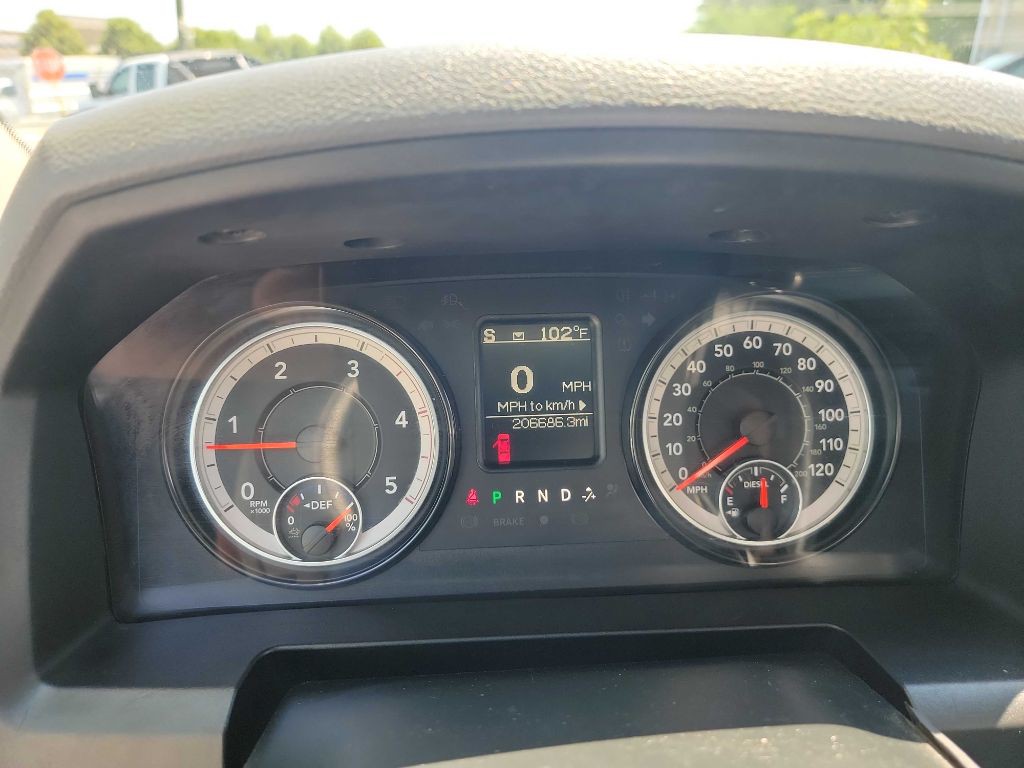2017 RAM 3500 Image 10