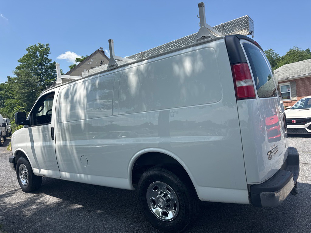 2016 Chevrolet Express Image 8
