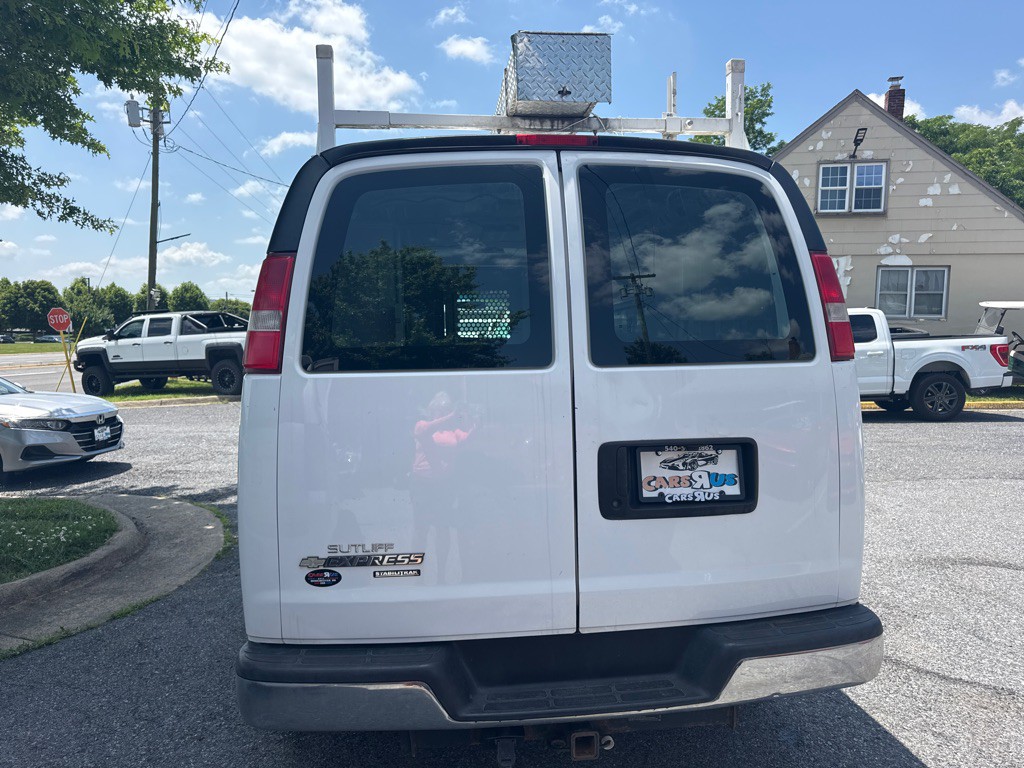 2016 Chevrolet Express Image 9