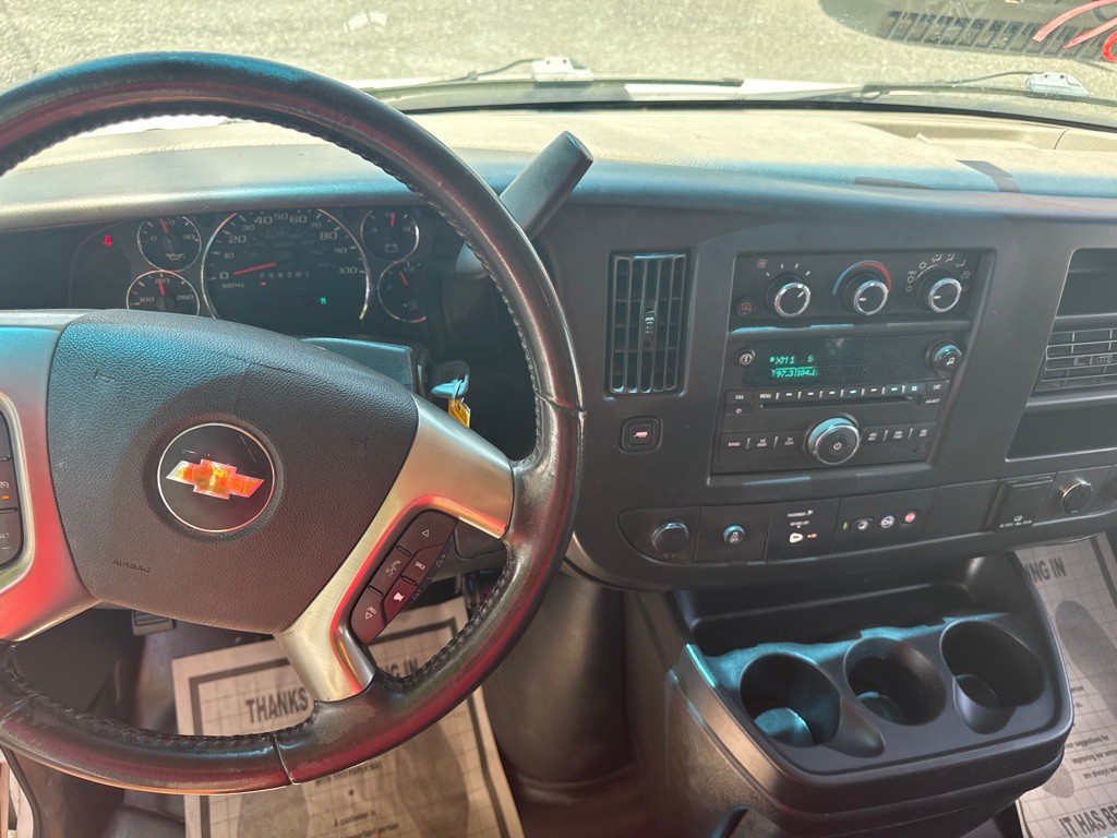 2016 Chevrolet Express Image 11