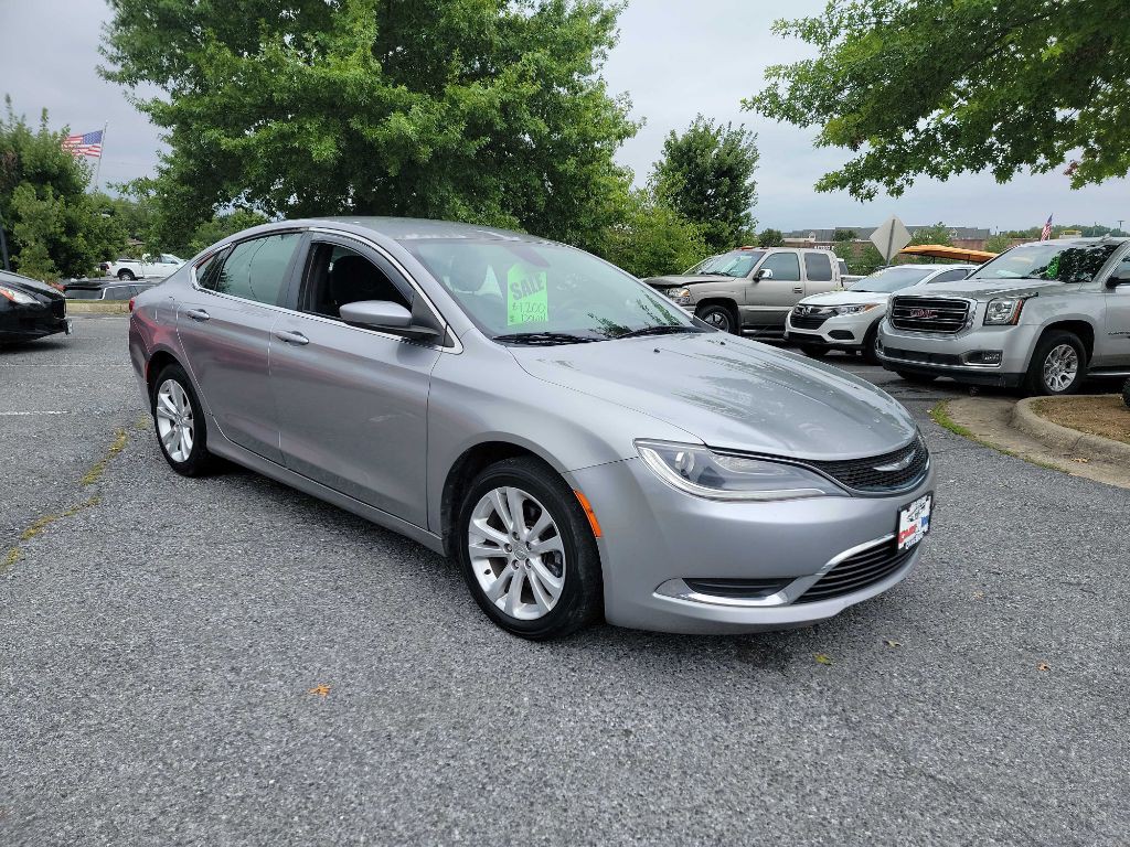 2015 Chrysler 200 Image 1