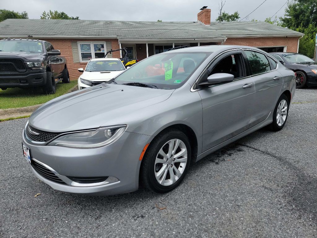 2015 Chrysler 200 Image 3