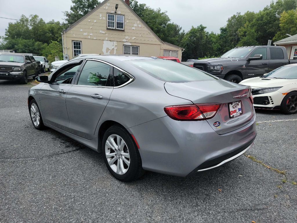 2015 Chrysler 200 Image 5
