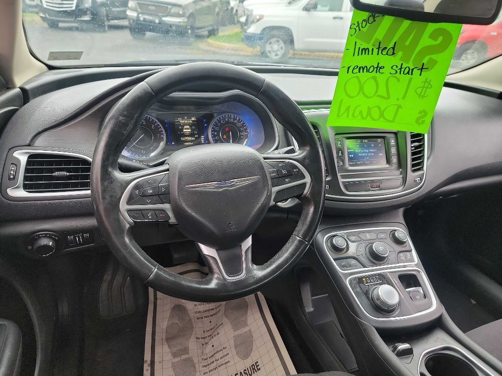 2015 Chrysler 200 Image 14