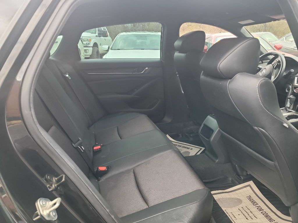 2019 Honda Accord Image 2