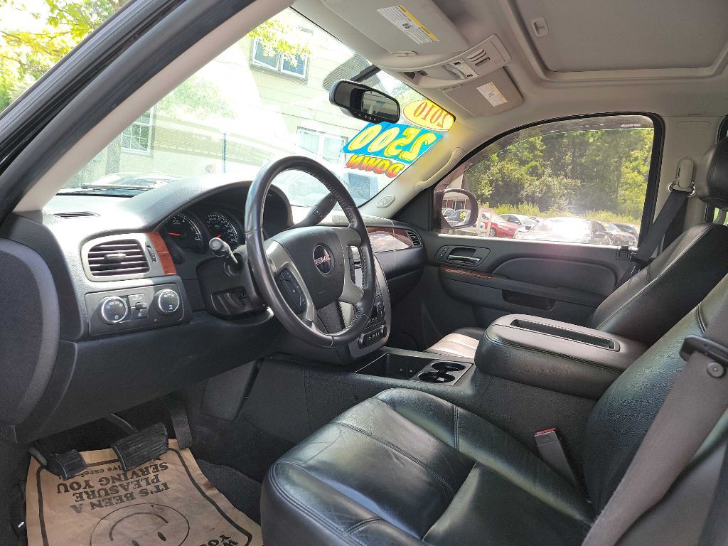 2010 GMC Yukon Image 9