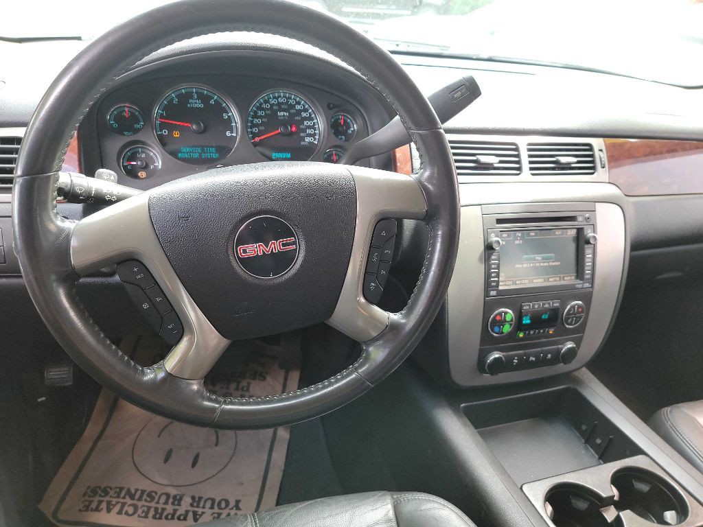 2010 GMC Yukon Image 10