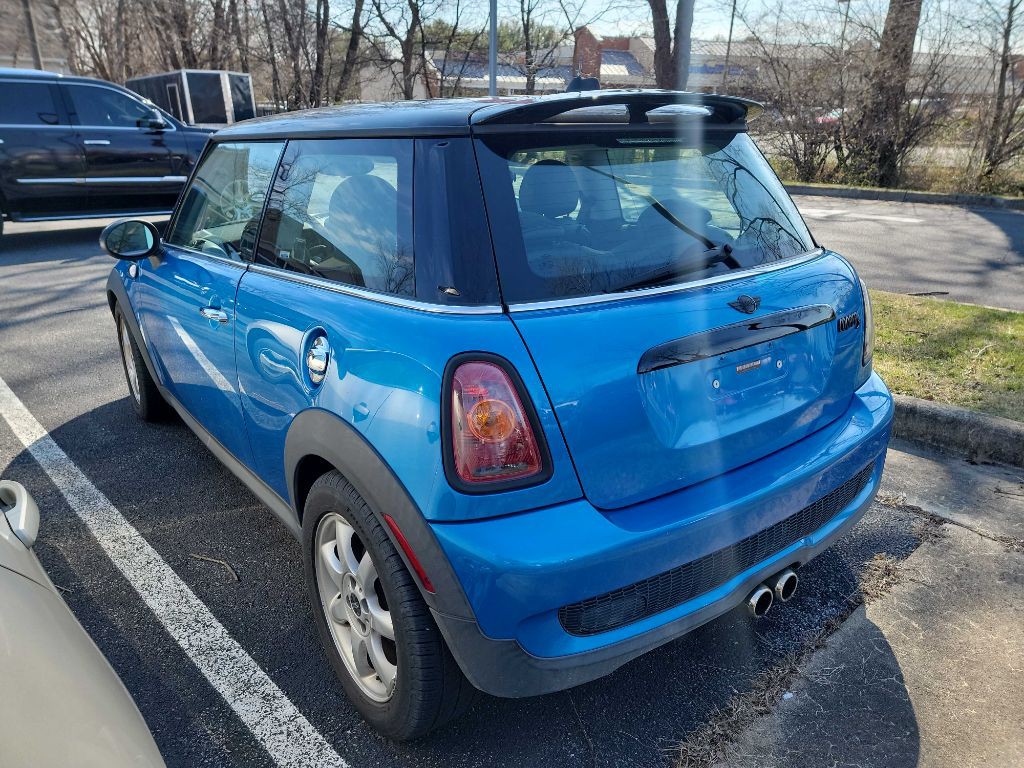 2010 MINI Cooper Image 3