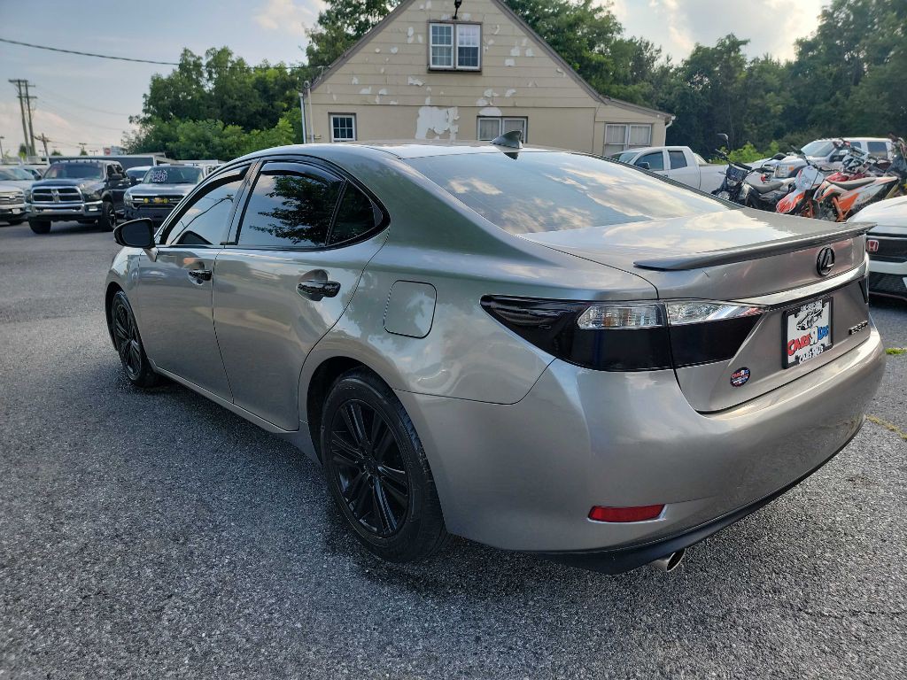 2015 Lexus ES Image 5