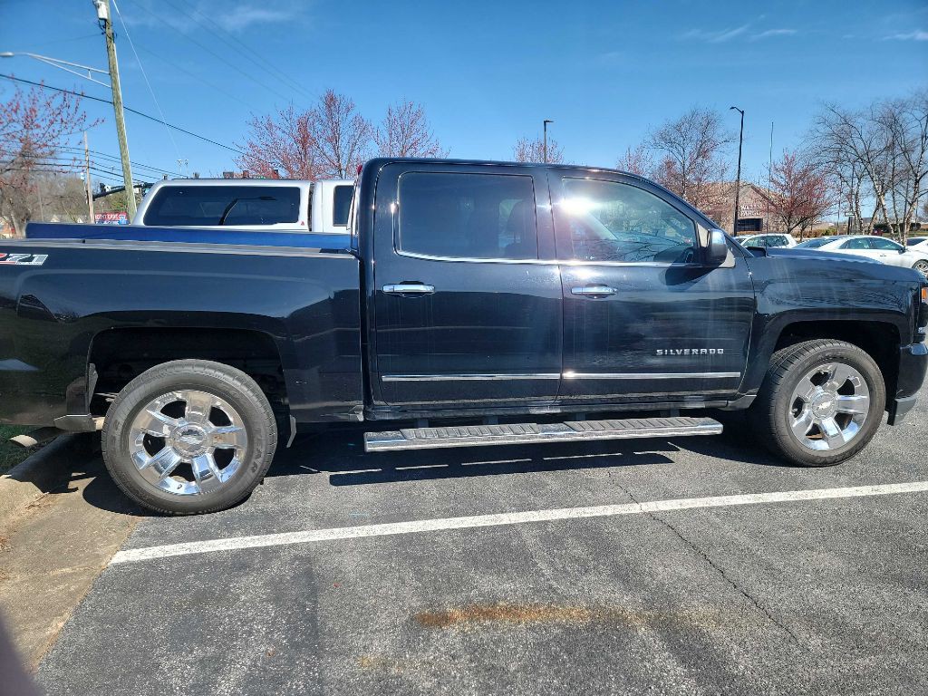 2017 Chevrolet Silverado 1500 Image 3