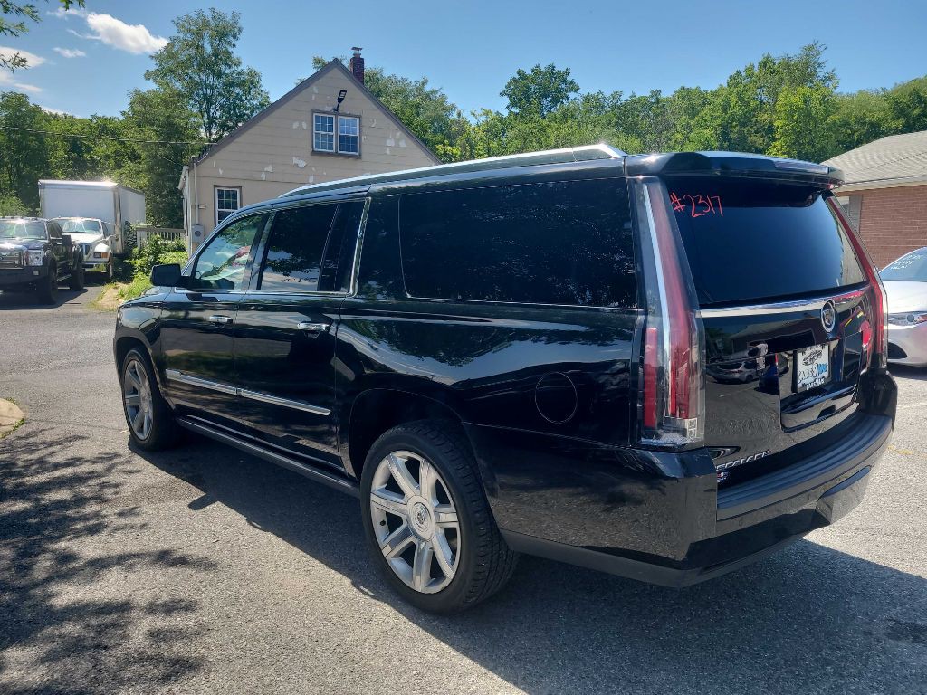 2015 Cadillac Escalade Image 4