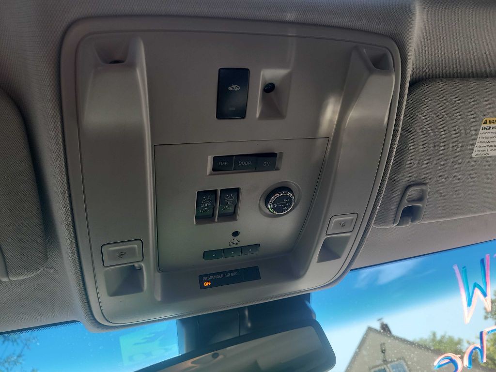 2015 Cadillac Escalade Image 11