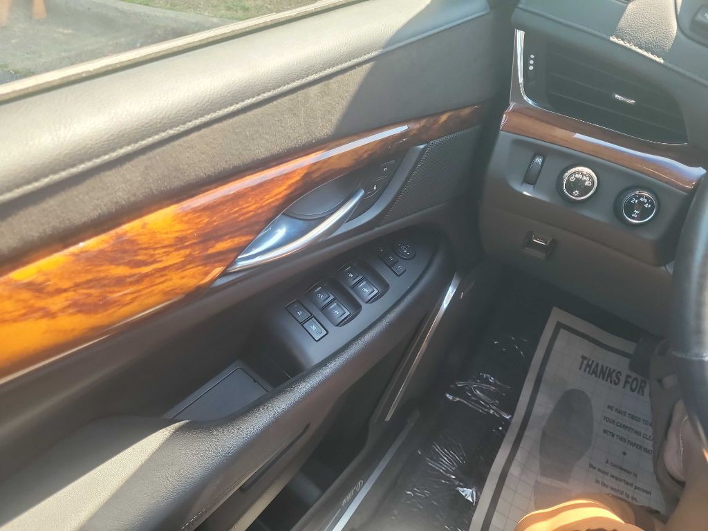 2015 Cadillac Escalade Image 14
