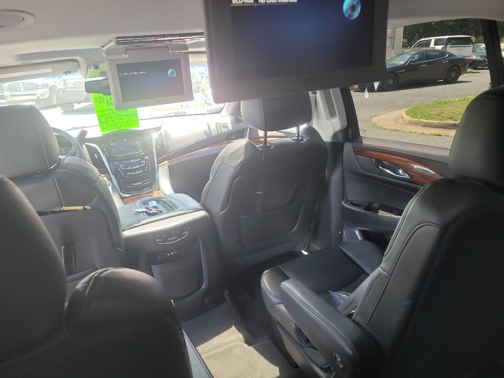 2015 Cadillac Escalade Image 15