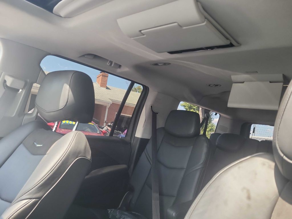 2015 Cadillac Escalade Image 21