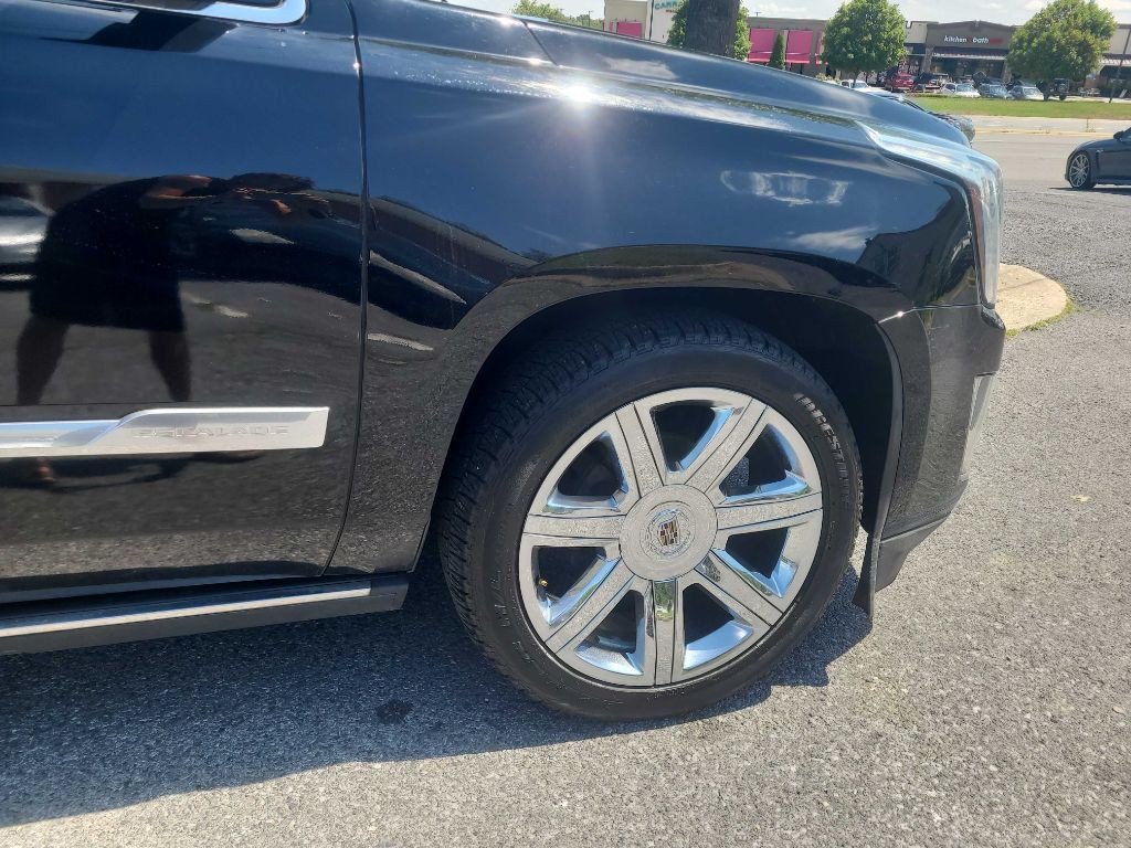 2015 Cadillac Escalade Image 22