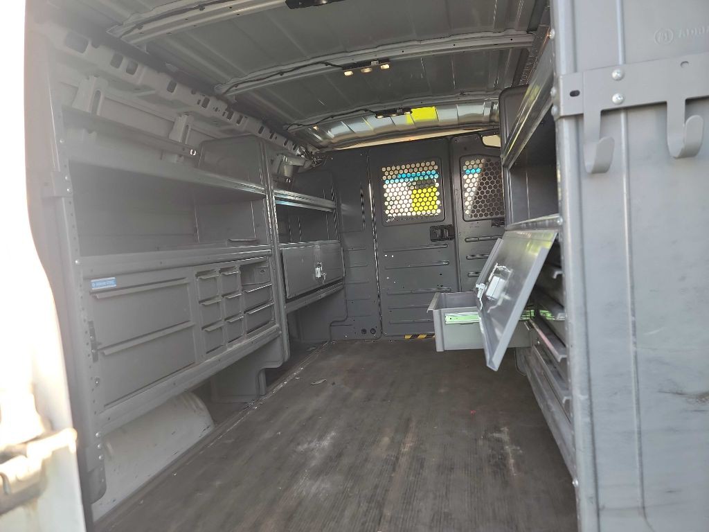 2018 Chevrolet Express Image 7