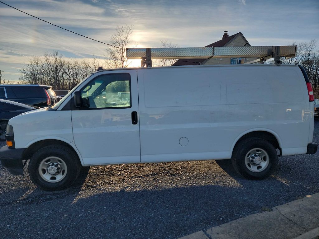 2018 Chevrolet Express Image 5