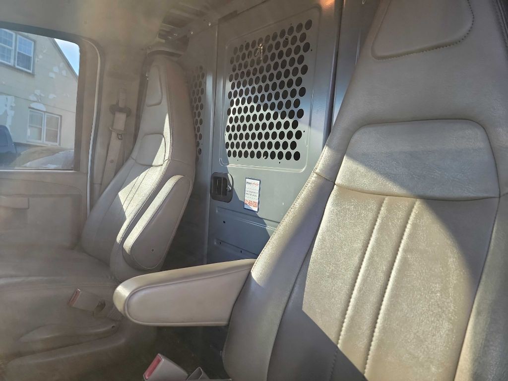 2018 Chevrolet Express Image 10