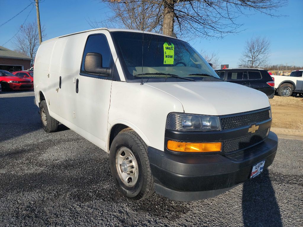 2018 Chevrolet Express Image 1