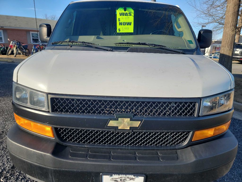 2018 Chevrolet Express Image 2