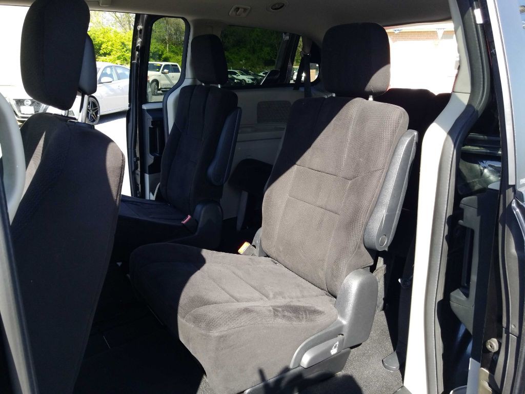 2011 Dodge Grand Caravan Image 13
