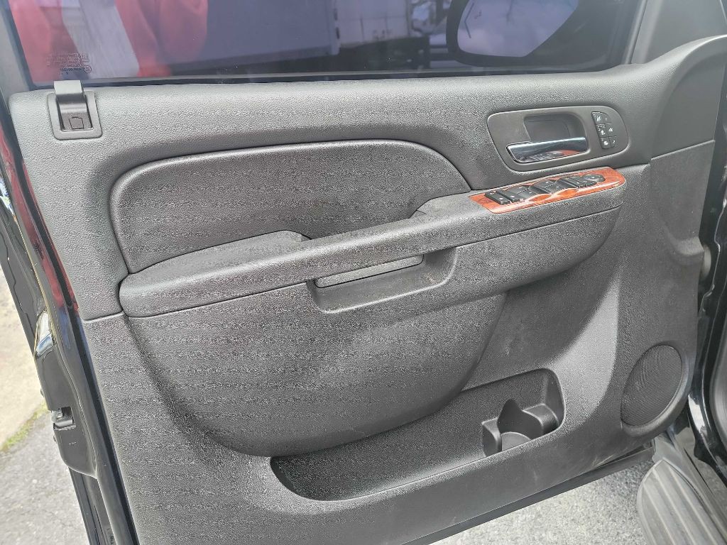 2013 Chevrolet Suburban Image 9