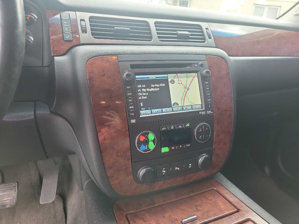 2013 Chevrolet Suburban Image 13