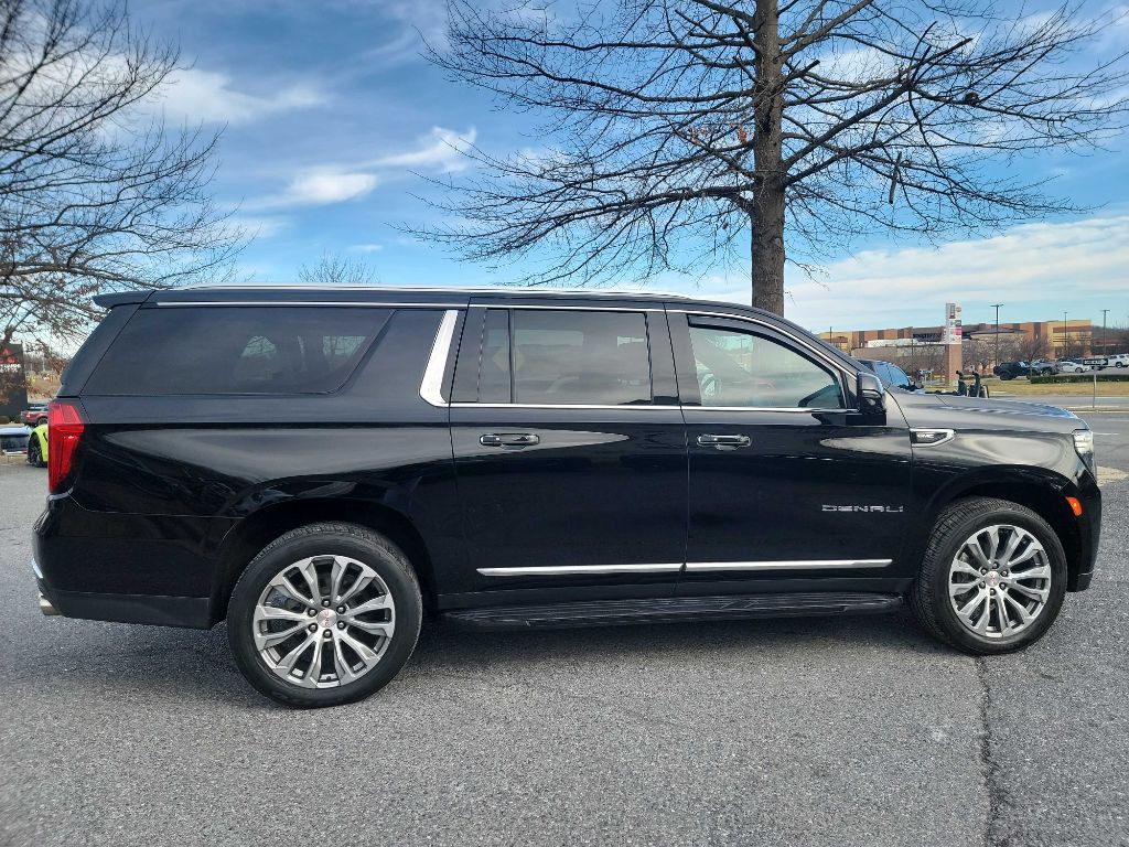 2021 GMC Yukon Image 7
